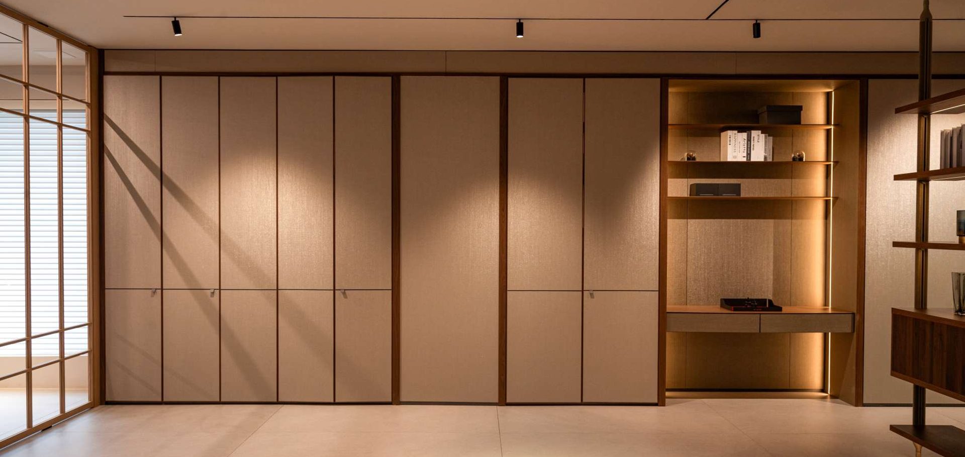 Wardrobe manufacturer